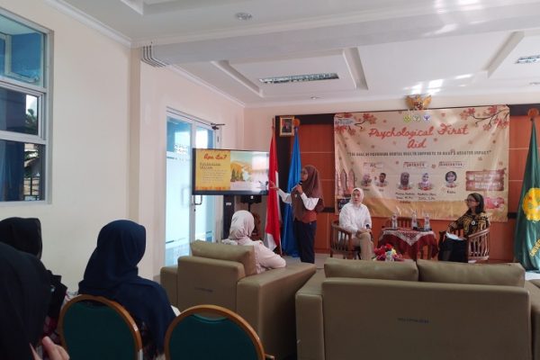 Melakukan Seminar
